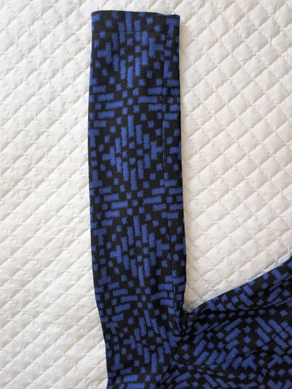 SÃO PAULO 2-Pc Knit Jacket & Matching Silk Scarf Set - 36 - Picture 4 of 13